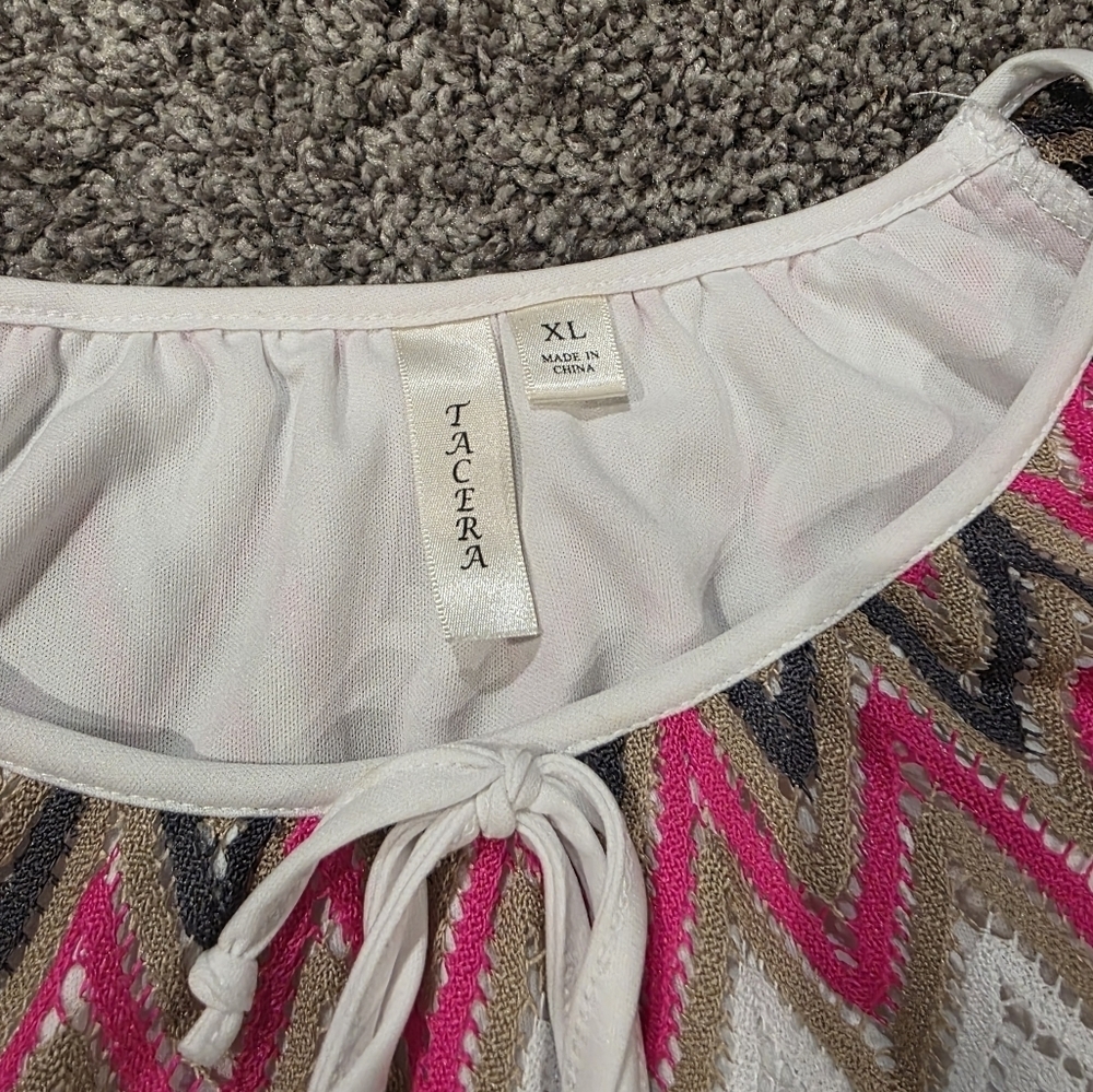 TACERA Chevron Patterned Women's Top Size XL - Picture 4 of 6